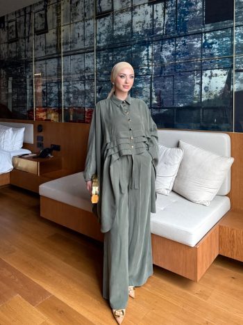 بدلة بنطال إسراء باللون الخاكي