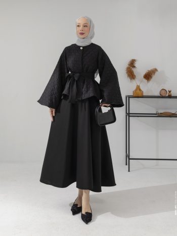 بدلة سترة مبطنة سوداء