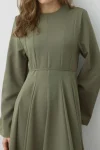 747x1121_belden-oturma-detayli-haki-elbise-elbise-62019-83-B.webp