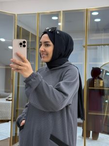 ⁦طقم مطرز بقماش الملتوي باللون الأنثراسايت⁩ - الصورة ⁦4⁩