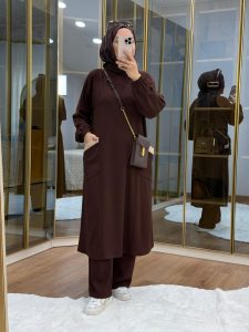 Burgu Kumaş Garnili Takım Kahverengi