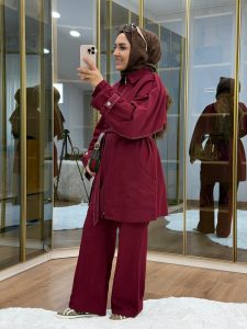 ⁦طقم الجبردين بورجوندي مع الرداء⁩ - الصورة ⁦2⁩