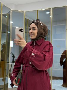 ⁦طقم الجبردين بورجوندي مع الرداء⁩ - الصورة ⁦4⁩