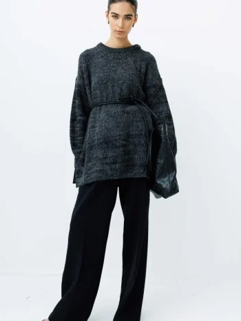 سترة صوفية أساسية سوداء