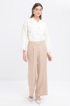 بنطلون واسع بلون بيج مطوي