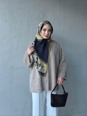 سترة بوشاح CHE بلون البيج