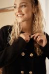 gold-dugme-detayli-tuylu-siyah-hirka-hirka-48823-67-O-1.jpg