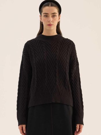 Short Diagonal Pattern Sweater in Black