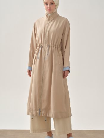 معطف بخصر مطاطي مع تنسيق داخلي - بيج