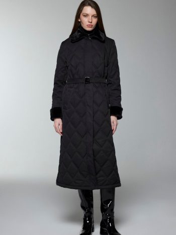 معطف أسود مبطن بزخرفة فرو على الياقة والأكمام 13960