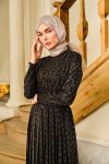 pliseli-lastik-detayli-elbise-siyah-94960.jpg