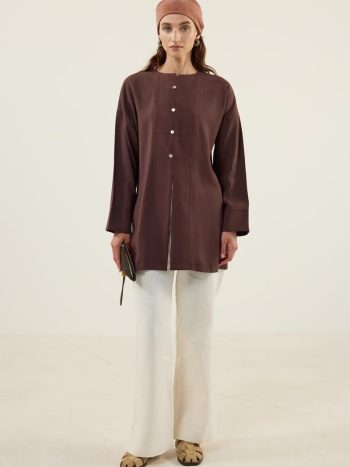 تونيك بني من مودال بأزرار من الصدف