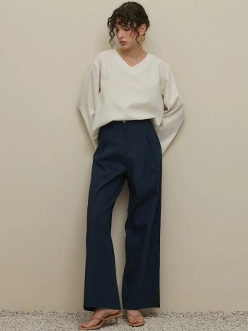 بنطلون كتان مستقيم باللون الأزرق الداكن