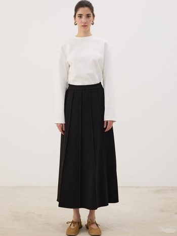 Seamed Gabardine Skirt in Black