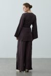 kirasli-baglamali-pantolonlu-takim-kahverengi-28624-3.jpg