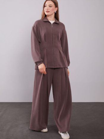 Coffee-Colored Waist-Fitting Pleated Detail Two-Piece Set