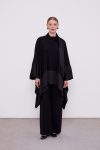 طقم تونيك بتفاصيل شال ذاتي باللون الأسود
