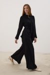 yakasi-pileli-bluz-siyah-3c8b29.jpg