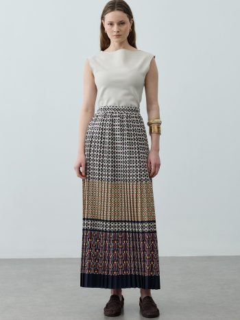 Black Patterned Pleated Skirt