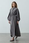 fularli-maxi-elbise-antrasit-29100-4.jpg