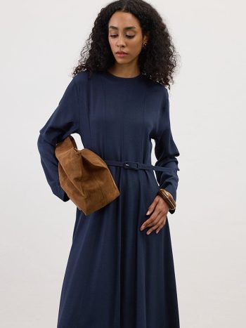 فستان كتان مزين بحزام أزرق داكن