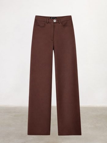 بنطلون قطني بني بأزرار من الصدف