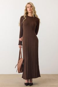 Turtle Neck Thick Ribbed Long Knit Dress COFFEE 9363-E