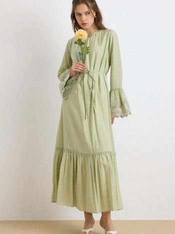 ÇAĞLA 9429-E Lace-Trimmed Dress with Cuffed Sleeves