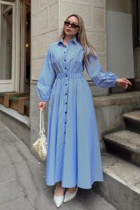 ⁦فستان بوبلين أزرق-أبيض بجيوب صدرية وخصر مرن 9286-E⁩ - الصورة ⁦4⁩